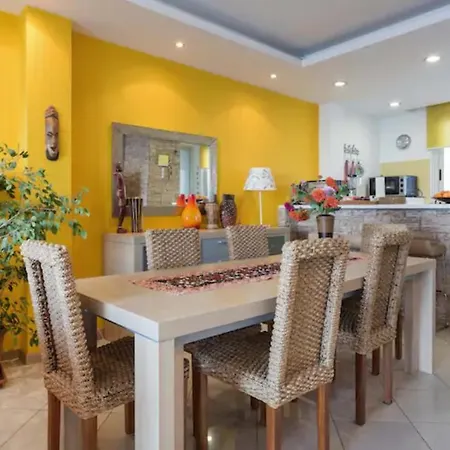 With Terrace And Lovely Sea View Апартаменты